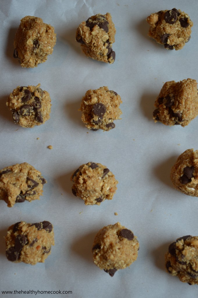 Clean Eating Chocolate Chip Cookie Dough Bites
