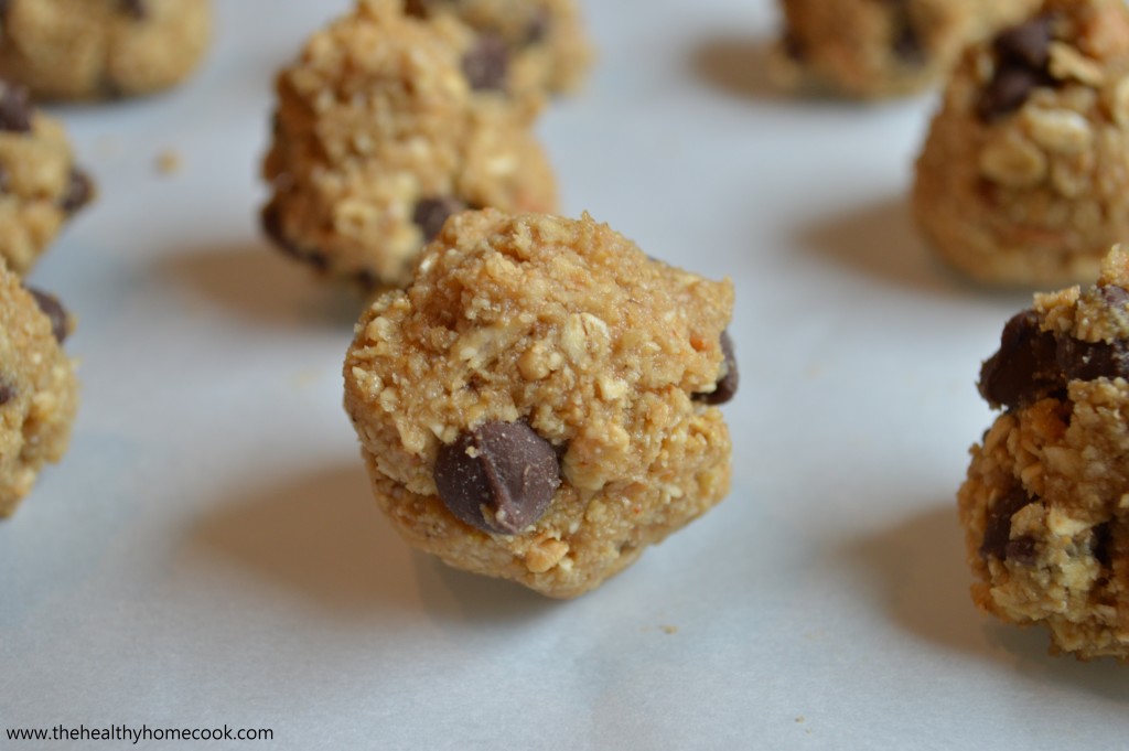 These Clean Eating Chocolate Chip Cookie Dough Bites are the perfect way to treat yourself without going overboard.