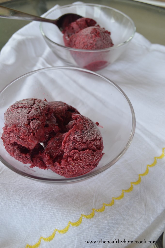 Mixed Berry Sorbet-4 simple ingredients and ready in less than 5 minutes. Are you kidding me? How can you not fall in love with this dessert?