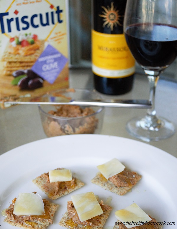 With only 4 ingredients, this Parmhoneydatescuit is a simple recipe that is delicious and satisfying.