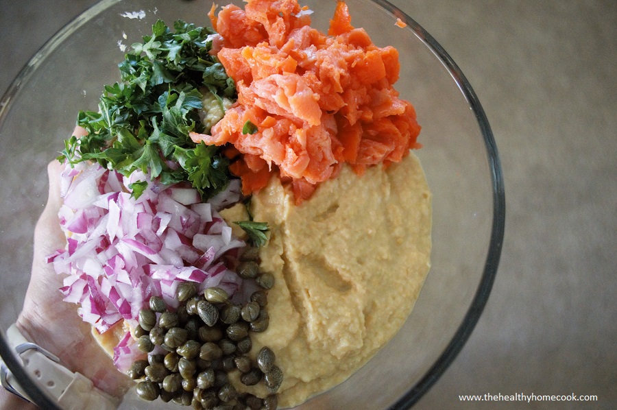 Lox Hummus Dip!! This dip will change your life! Now can you enjoy the classic NYC breakfast without the excess calories, fat and carbs.