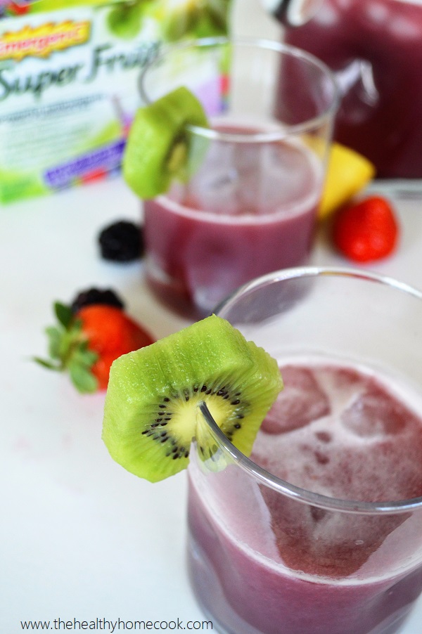 Treat yourself with this Super Fruit Agua Fresca and stay on track with your health throughout the holidays!