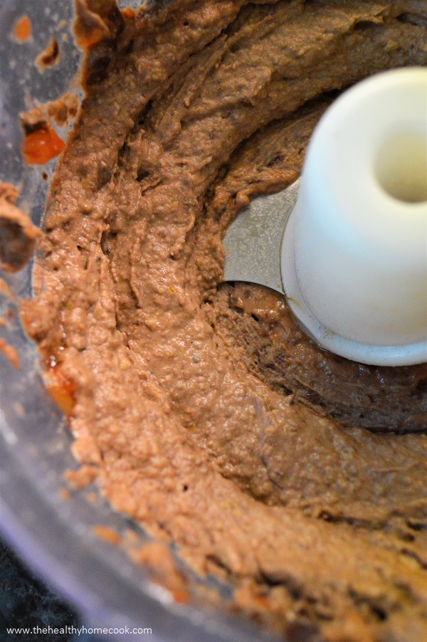 This recipe for Ultimate Vegan Nachos is the perfect addition to your Cinco de Mayo party!
