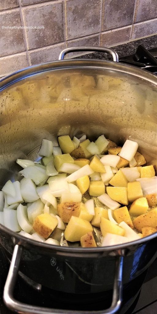 Bring on the healthful goodness with this delicious Cabbage & Potato Soup!