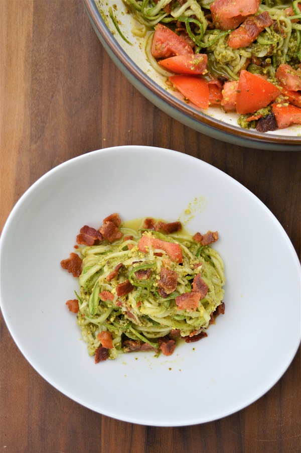 Pesto Zucchini Noodles with Bacon- Only 4 ingredients and 20 minutes to make a delicious zucchini noodle dish your whole family will love!