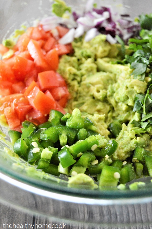 This homemade guacamole is simple, fresh and super delicious!