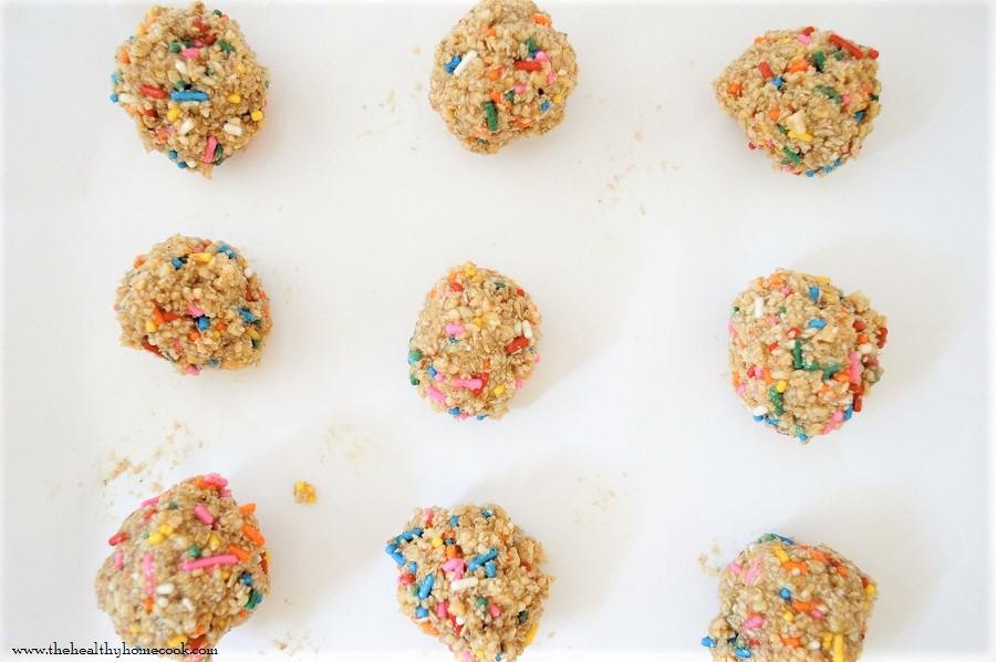These Funfetti Clean Eating Cookie Dough Bites are eggless, flourless and refined sugar free. Sweetened only by organic honey and maple syrup, you'd be silly not to enjoy each and every one of these bites.