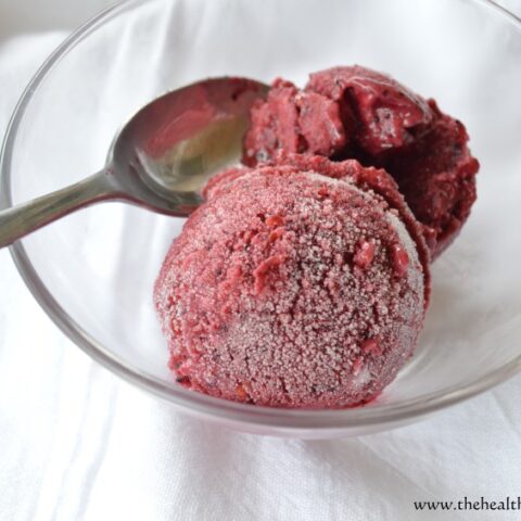 Mixed Berry Sorbet-4 simple ingredients and ready in less than 5 minutes. Are you kidding me? How can you not fall in love with this dessert?
