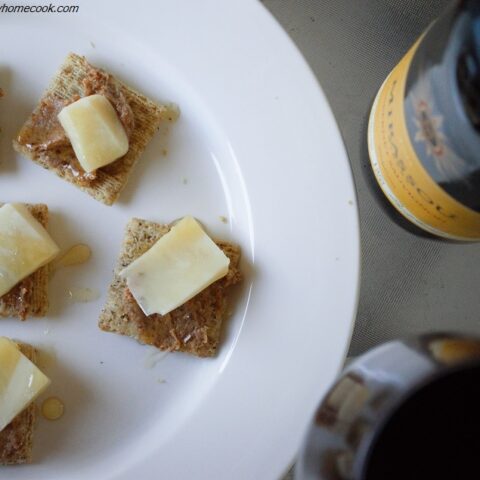 With only 4 ingredients, this Parmhoneydatescuit is a simple recipe that is delicious and satisfying.