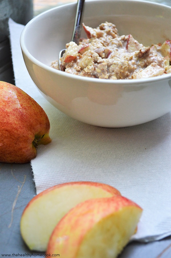 This healthy bowl of Apple Pie Overnight Oats is a delicious twist on breakfast.  You will be jumping out of bed to get a hold of it!