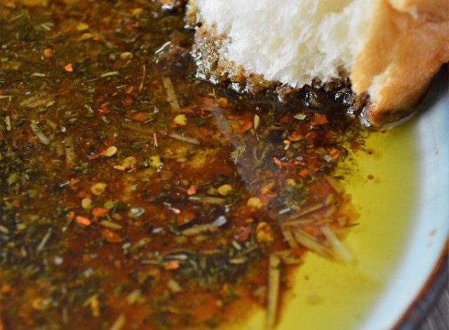 cropped-Spicy-olive-oil-bread-dip-3.jpg