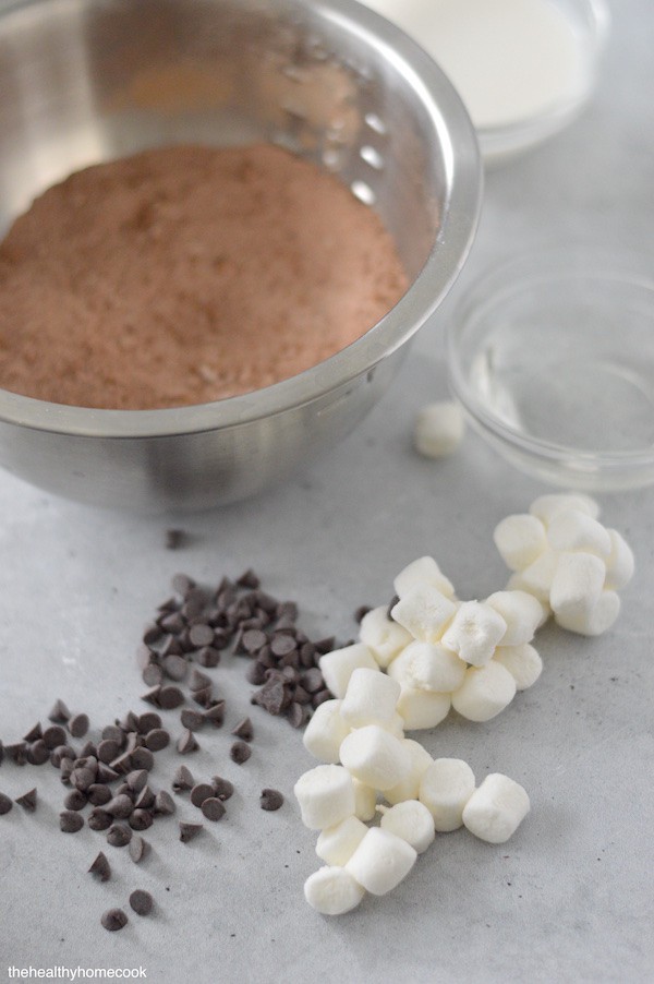 Baked in the microwave, nothing beats this individual chocolate cake loaded with mini marshmallows & chocolate chips.