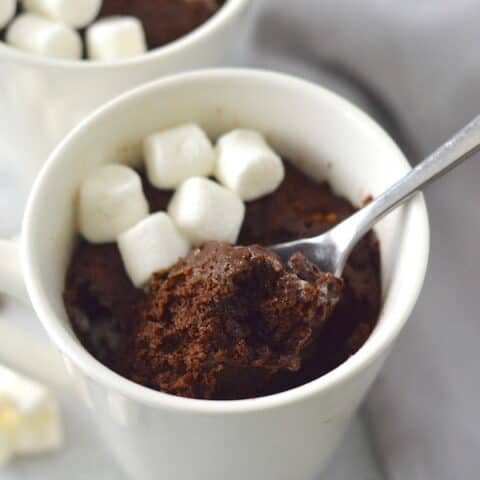 Baked in the microwave, nothing beats this individual chocolate cake loaded with mini marshmallows & chocolate chips.