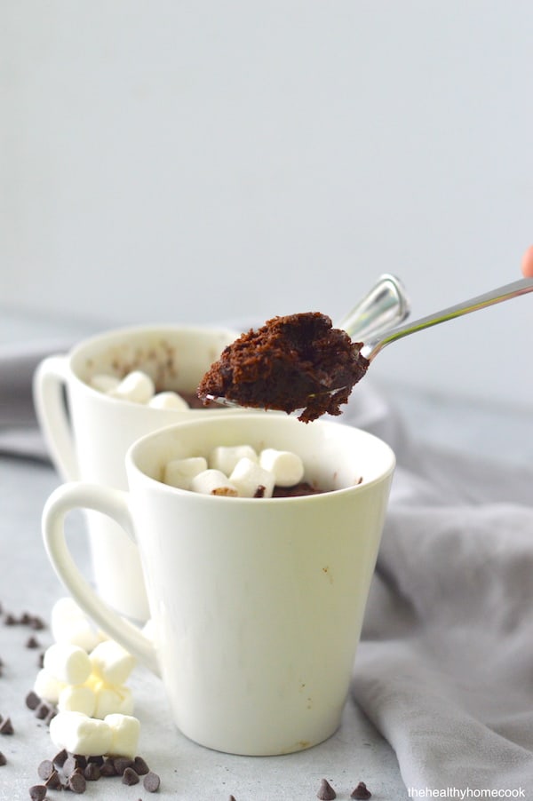 Baked in the microwave, nothing beats this individual chocolate cake loaded with mini marshmallows & chocolate chips.