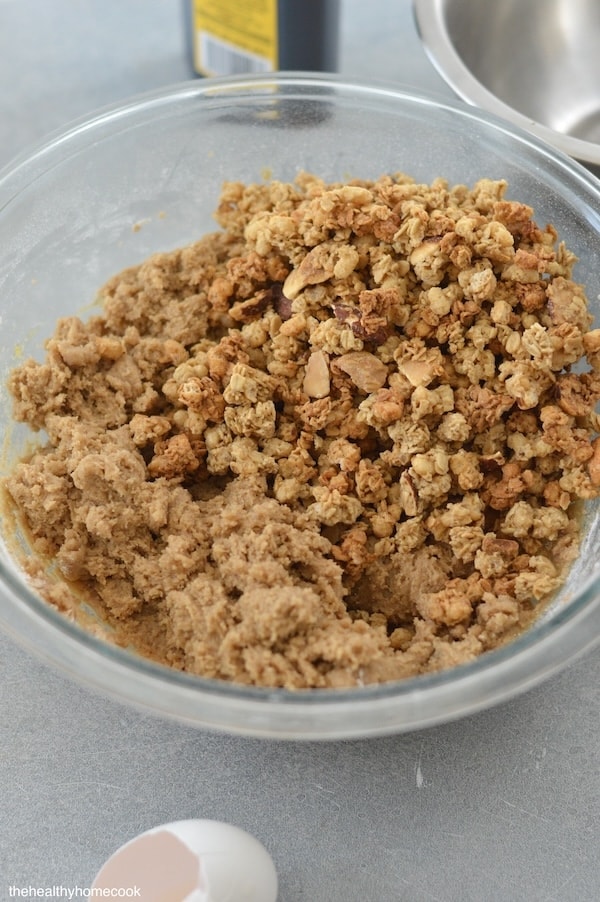 Soft cookies with crunchy granola bits through out. Full of cinnamon, buttery flavor. You're guaranteed to love these Granola Cookies.