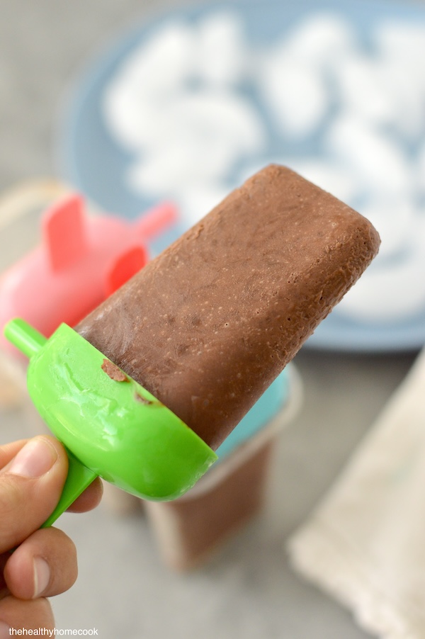 This 2 ingredient recipe for homemade Fudgesicles is an easy summer treat everyone will enjoy! Rich, creamy, and extra chocolatey.