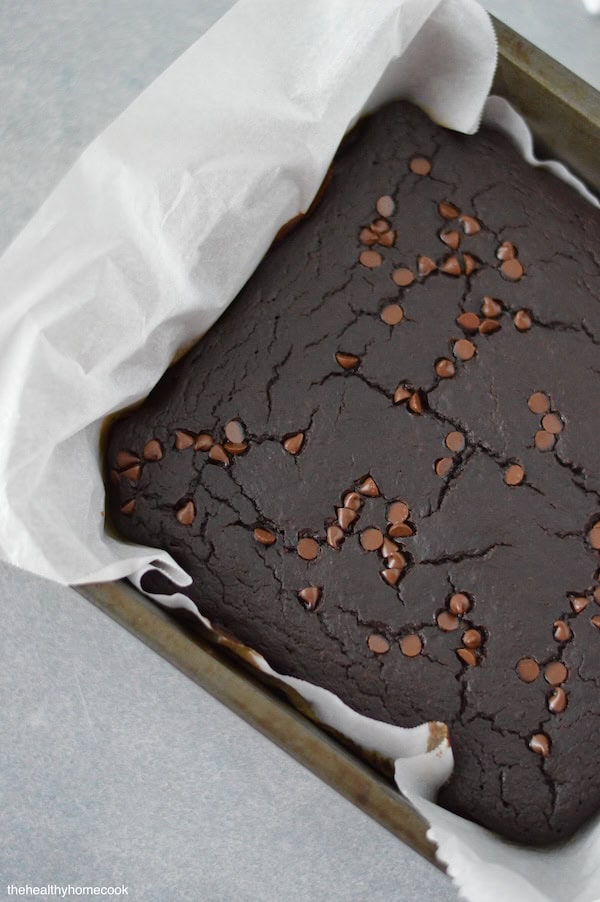 These rich and fudgy Flourless Brownies are a perfectly chewy, decadent, and protein packed treat that always hit the spot.