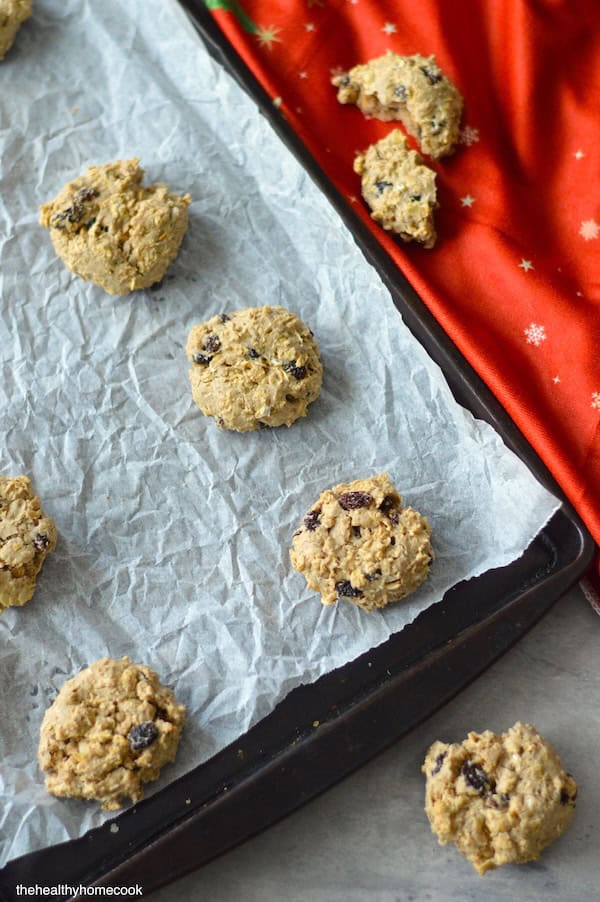Soft and chewy, loaded with oats and raisins ~ these {Gluten Free} Oatmeal Raisin Cookies are the stuff childhood cookie memories are made of.